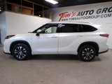 Used 2021 Toyota Highlander XLE image 2
