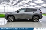 Used 2023 Nissan Rogue SV image 2