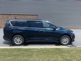 New 2025 Chrysler Pacifica Select image 4