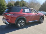 New 2025 Nissan Pathfinder Platinum image 3