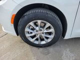 New 2025 Chrysler Pacifica Select image 3
