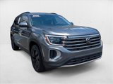 Used 2024 Volkswagen Atlas SE image 3