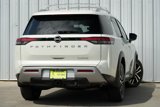 Used 2024 Nissan Pathfinder Platinum w/ Lighting Package (N92) image 3