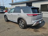 Used 2023 Nissan Pathfinder Platinum image 4
