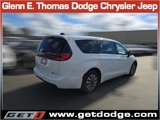 New 2025 Chrysler Pacifica Select image 4
