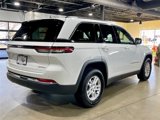 Used 2023 Jeep Grand Cherokee Laredo image 5