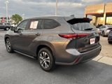 Certified 2023 Toyota Highlander XLE image 3