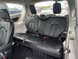 Used 2023 Chrysler Pacifica Touring-L image 5