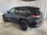 Used 2024 Jeep Grand Cherokee Limited w/ Luxury Tech Group II image 4