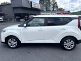 Used 2022 Kia Soul LX image 3