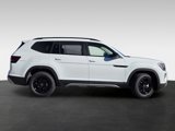 New 2025 Volkswagen Atlas Peak Edition SE image 4