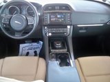 Used 2018 Jaguar F-PACE Premium image 6