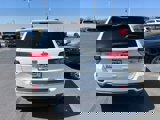 Used 2020 Jeep Grand Cherokee Limited w/ Luxury Group II image 4