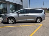 Used 2020 Chrysler Pacifica Touring-L image 2