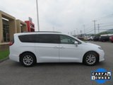 Used 2023 Chrysler Pacifica Touring-L image 2