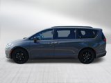 New 2025 Chrysler Pacifica Limited image 4