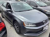 Used 2017 Volkswagen Jetta SE image 4