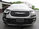 Used 2023 Chrysler Pacifica Touring-L image 3
