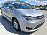 Used 2018 Chrysler Pacifica Touring-L image 2