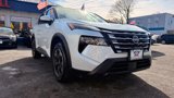Used 2024 Nissan Rogue SV image 2