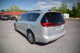 Used 2023 Chrysler Pacifica Limited image 5