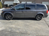 Used 2017 Dodge Grand Caravan SE image 2