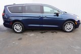 New 2025 Chrysler Pacifica Select image 2