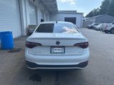 Used 2023 Volkswagen Jetta SE image 3