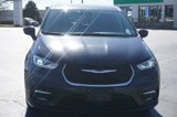 Used 2023 Chrysler Pacifica Touring-L image 2