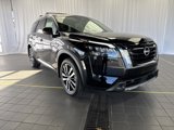 New 2025 Nissan Pathfinder Platinum image 3