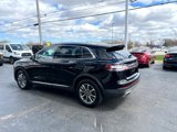 Used 2019 Lincoln Nautilus Select image 3
