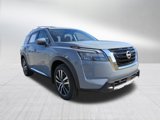 New 2025 Nissan Pathfinder Platinum image 2