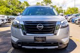 New 2025 Nissan Pathfinder SL w/ SL Premium Package image 2