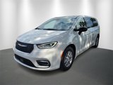 New 2026 Chrysler Pacifica Select image 2