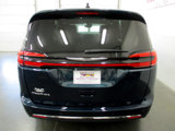 Used 2023 Chrysler Pacifica Touring-L image 5