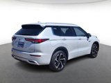 Used 2025 Mitsubishi Outlander SEL image 3