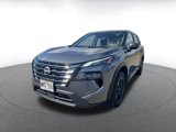 Used 2024 Nissan Rogue SV image 3