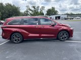 New 2025 Toyota Sienna Platinum image 4