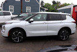 Used 2024 Mitsubishi Outlander AWD image 2
