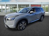 New 2025 Nissan Pathfinder Platinum image 2