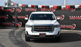 Used 2023 GMC Acadia SLT image 2