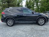 Used 2017 Nissan Rogue SV image 6