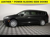 New 2025 Chrysler Pacifica Select image 3