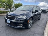 New 2025 Chrysler Pacifica Select image 4