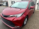 Used 2022 Toyota Sienna XLE image 2