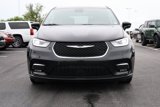 Used 2023 Chrysler Pacifica Touring-L image 3