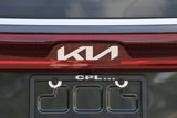 Used 2024 Kia Carnival EX image 5