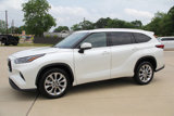 Used 2021 Toyota Highlander Limited image 3