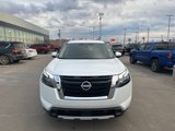 New 2025 Nissan Pathfinder SL image 2