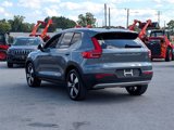 Used 2019 Volvo XC40 T5 Momentum image 3